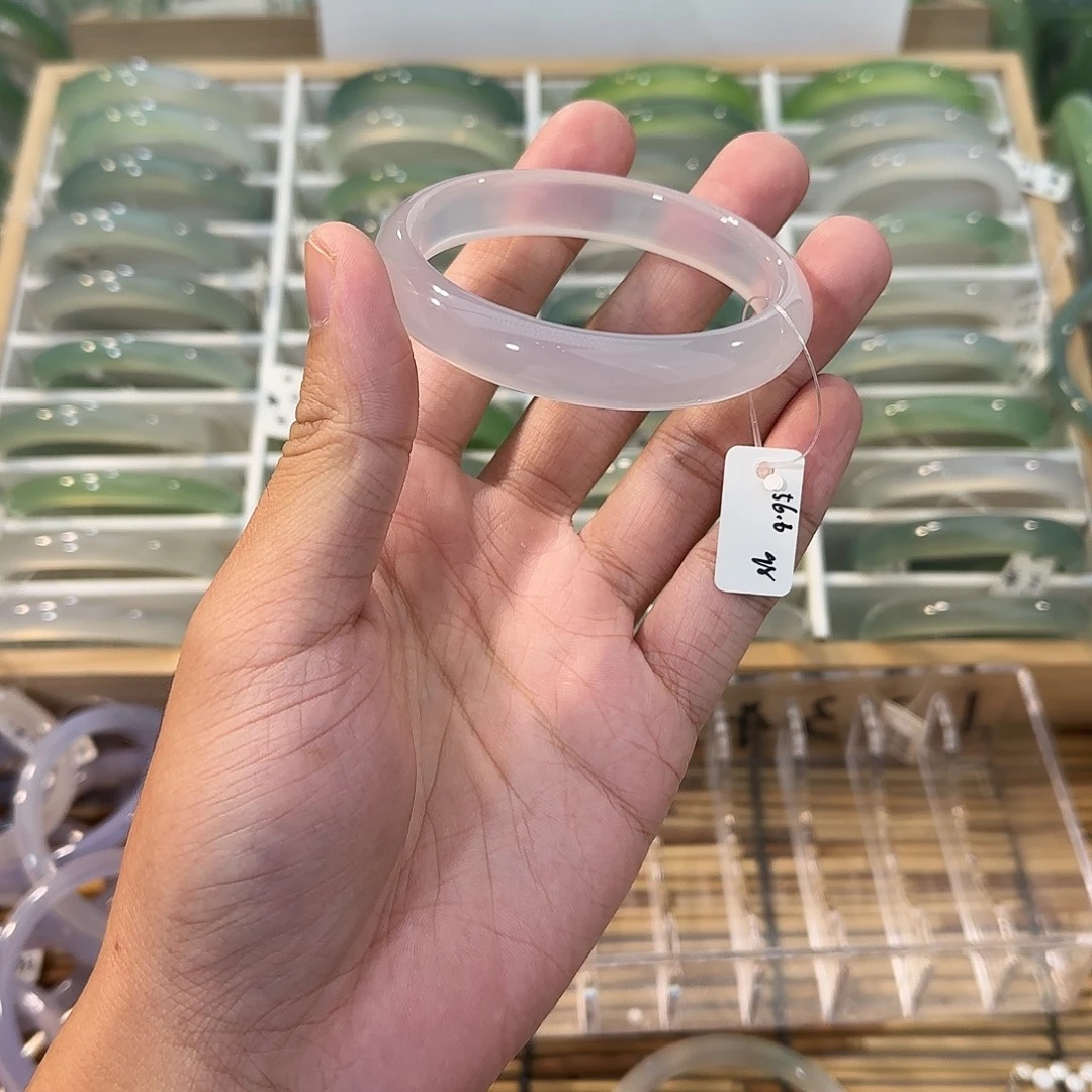 玛瑙/玉髓未镶嵌手镯圈口56.6