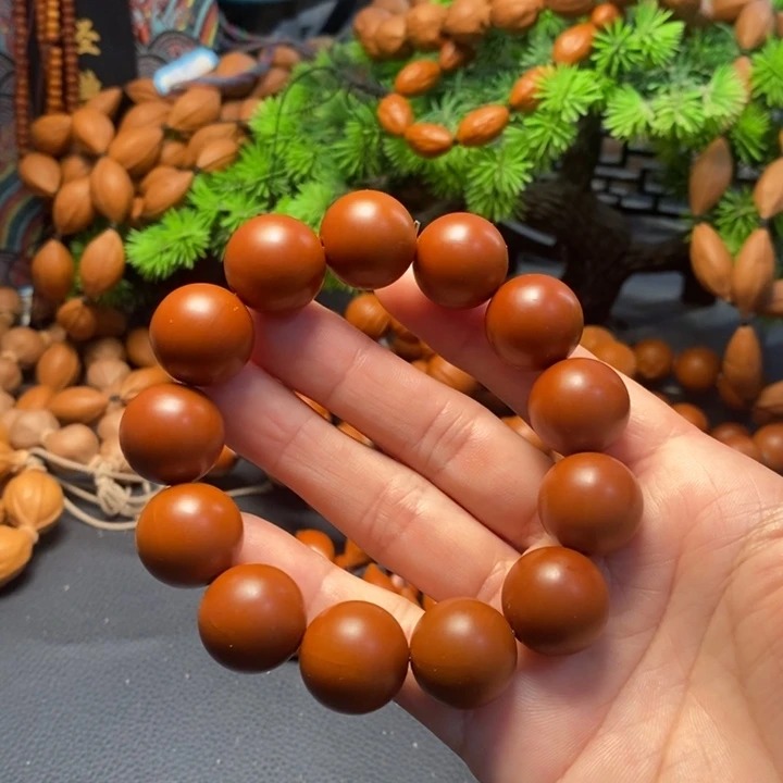 手串橄榄核1.75微瑕光珠