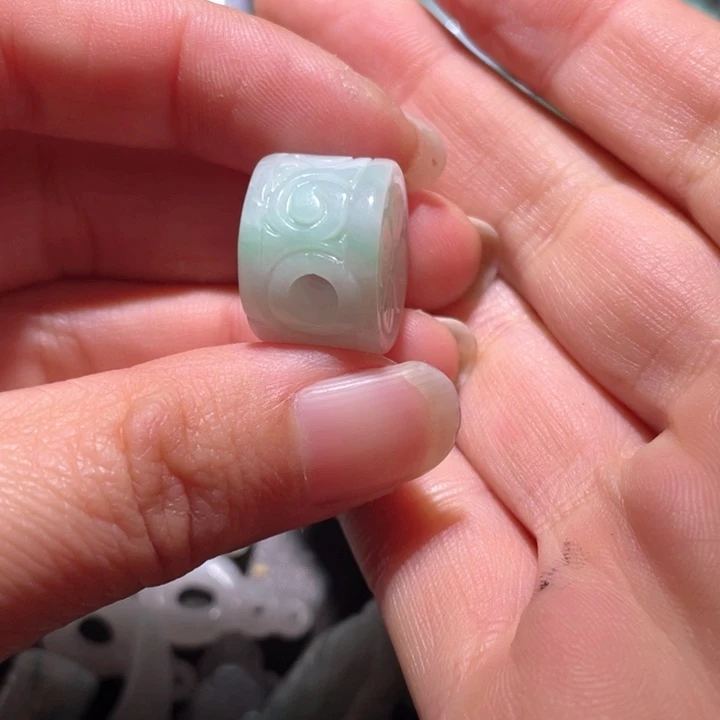 【闪购商品】翡翠颈饰未镶嵌天然翡翠