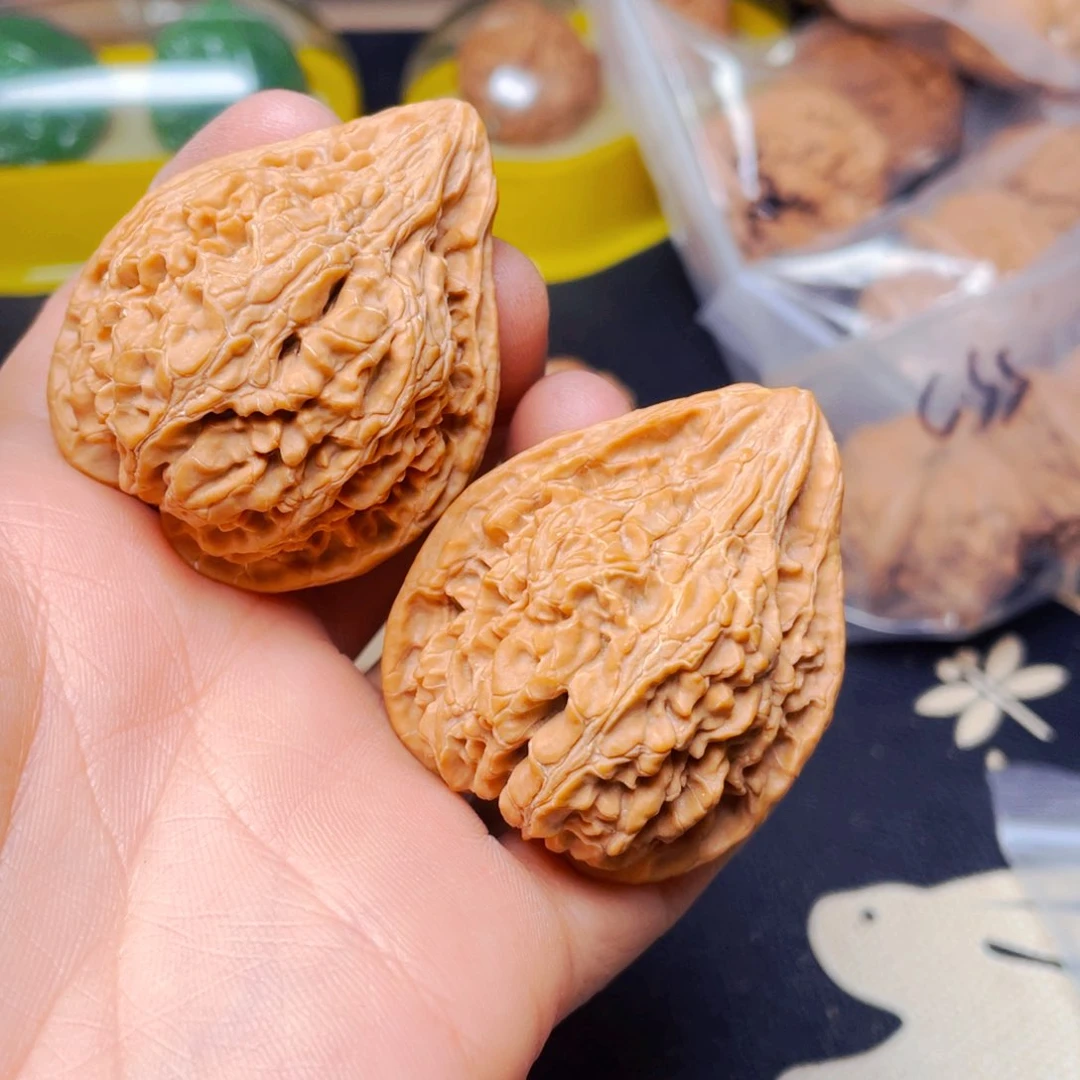 吊坠文玩核桃坐佛一对