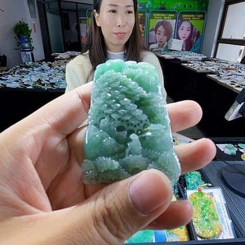 翡翠未镶嵌颈饰翡翠