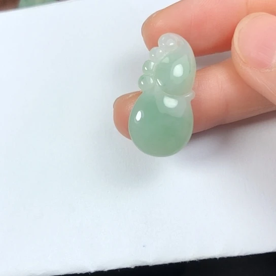 翡翠未镶嵌颈饰缅甸A货，每天下午1点半开播