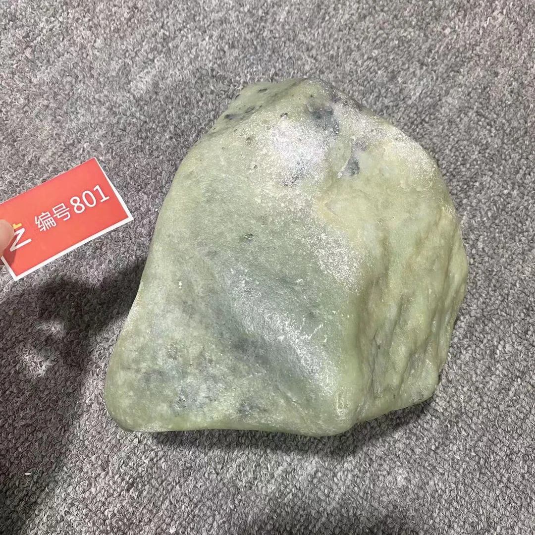 新疆玉料原石发一件编号801