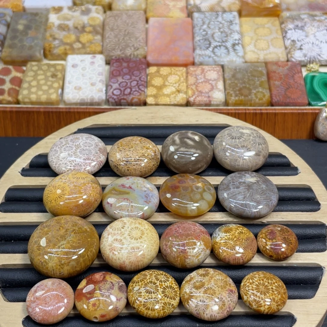 硅化玉未镶嵌颈饰大圆饼30米1个