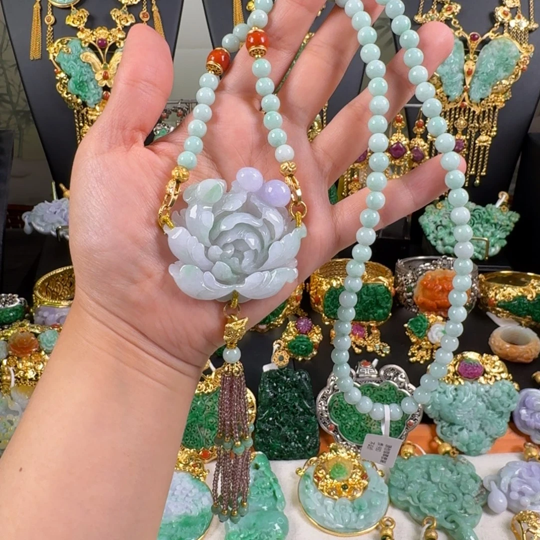 翡翠未镶嵌颈饰套装 炸价