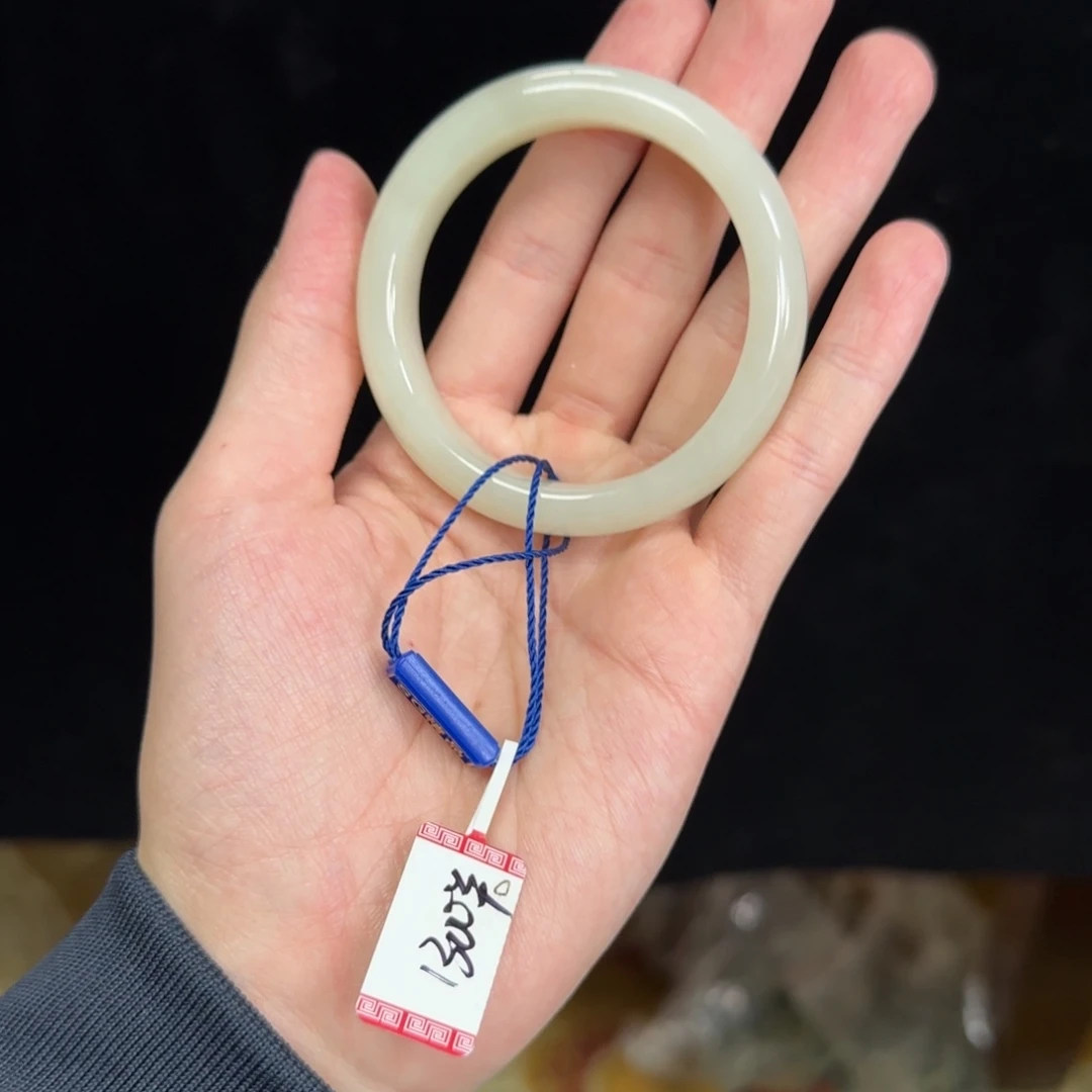 和田玉未镶嵌手镯53