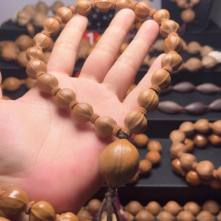 中***生橄榄核吊坠蜜桃 异形 手持 13.13