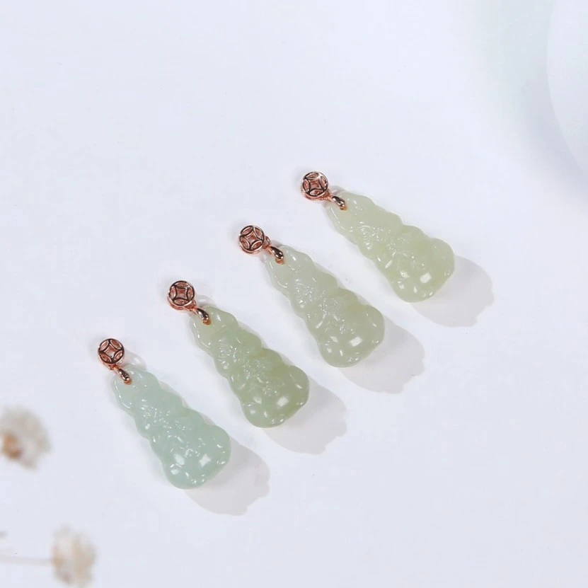 【麦子家族女神节礼物】天然和田玉S925银吊坠兔子FDZ01