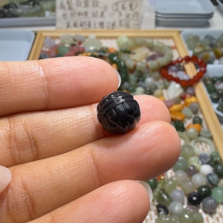 和田玉未镶嵌珠宝半成品