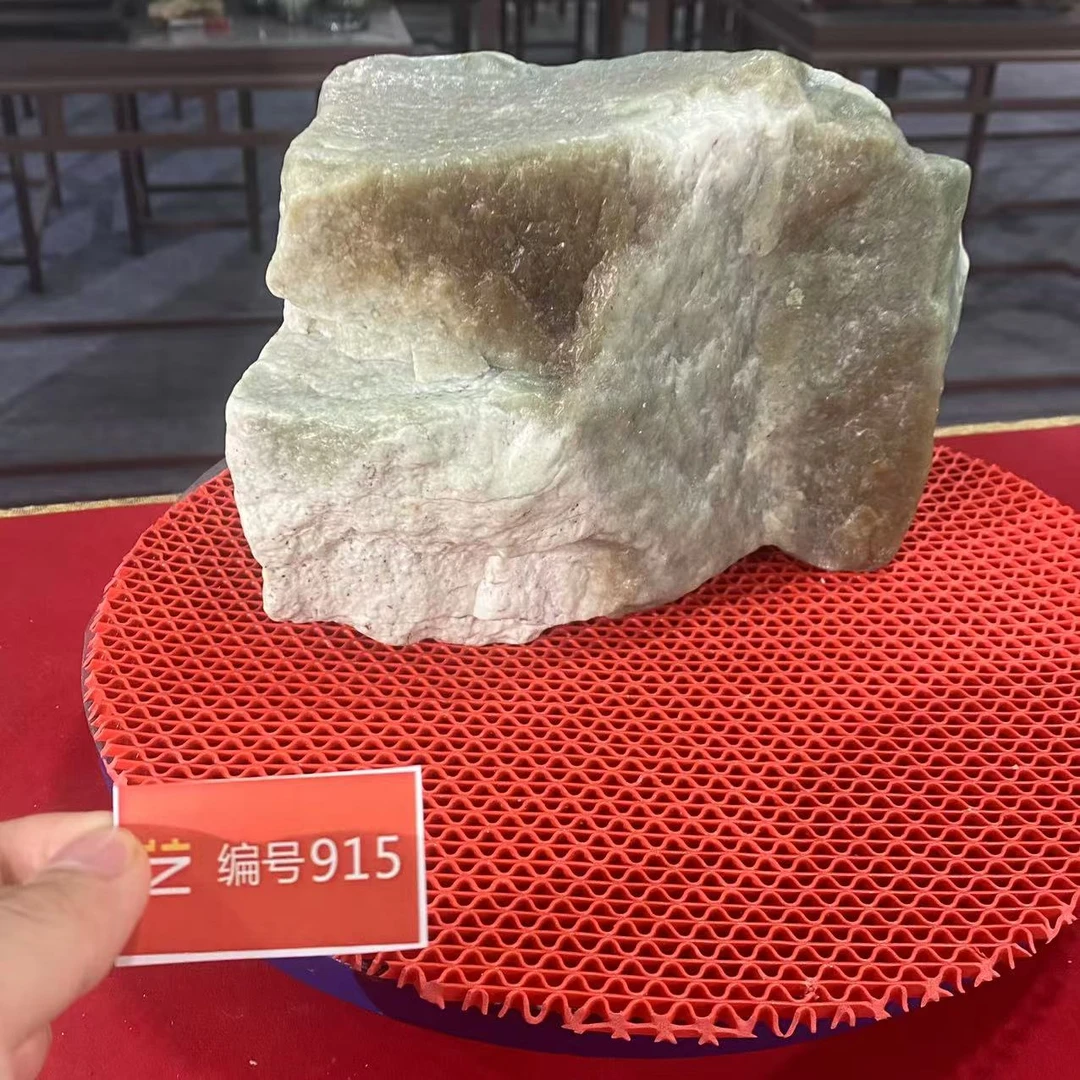 新疆玉料原石发一件编号915