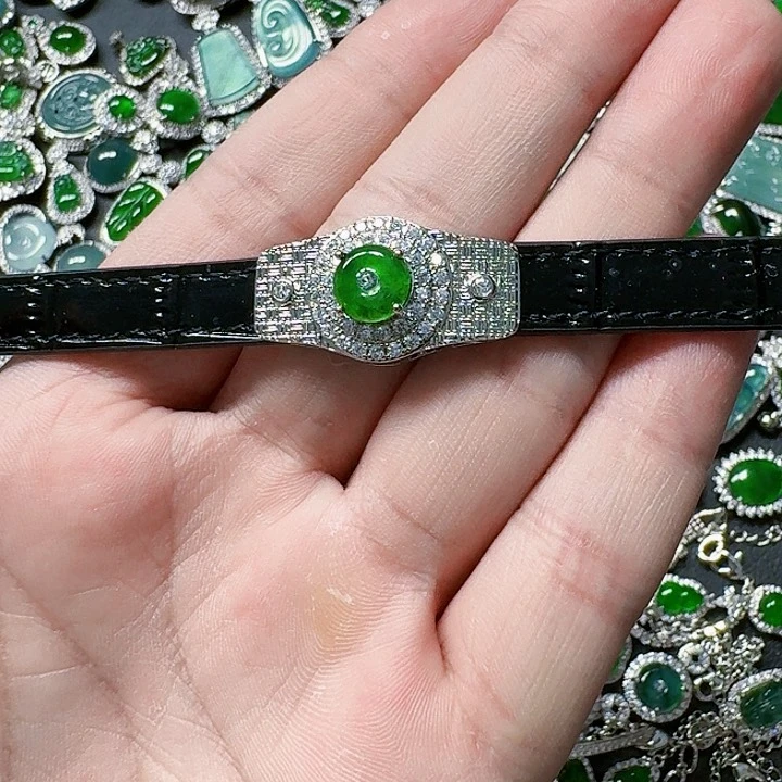 翡翠颈饰未镶嵌天然A货翡翠放漏