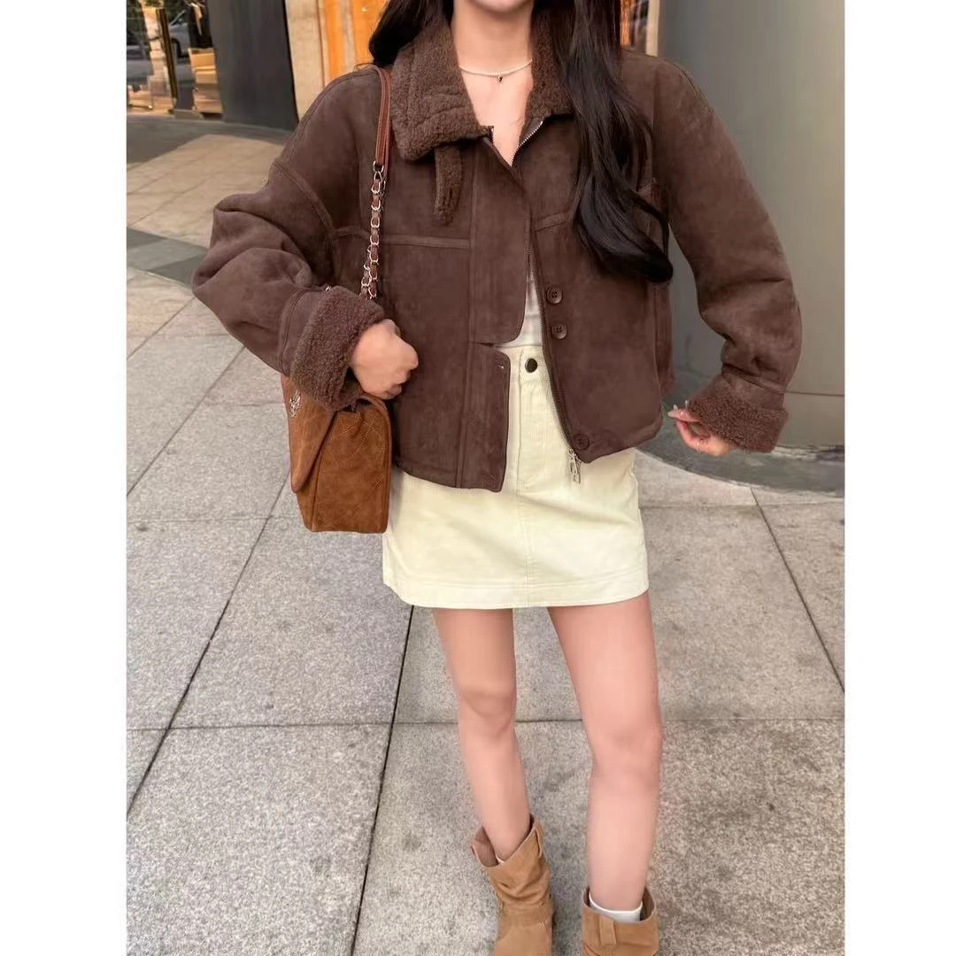 2025年冬季新款复古小个子皮毛一体美拉德韩版羊羔毛外套女8618