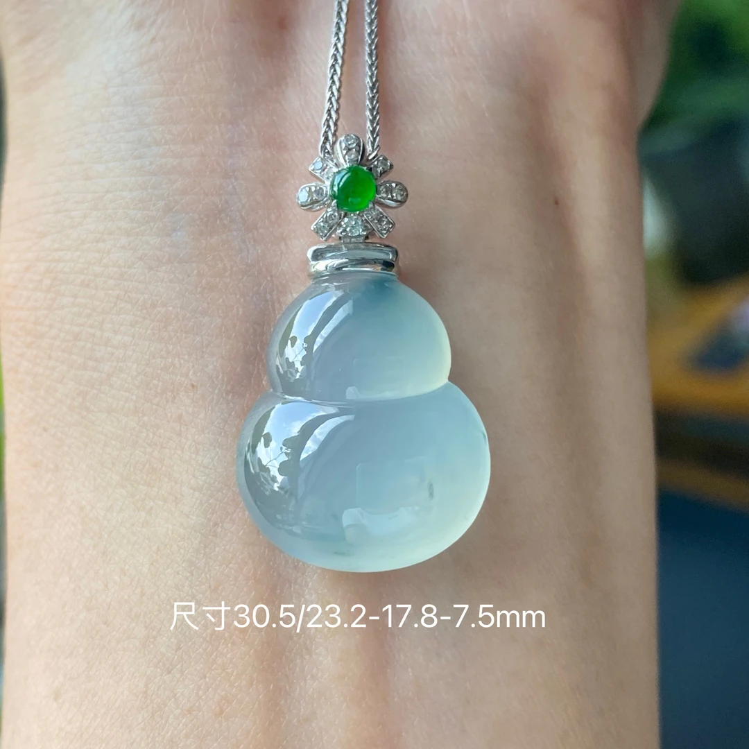 翡翠颈饰18k金镶嵌高冰种水飘花底子纯净胶润感十足翡翠葫芦吊坠