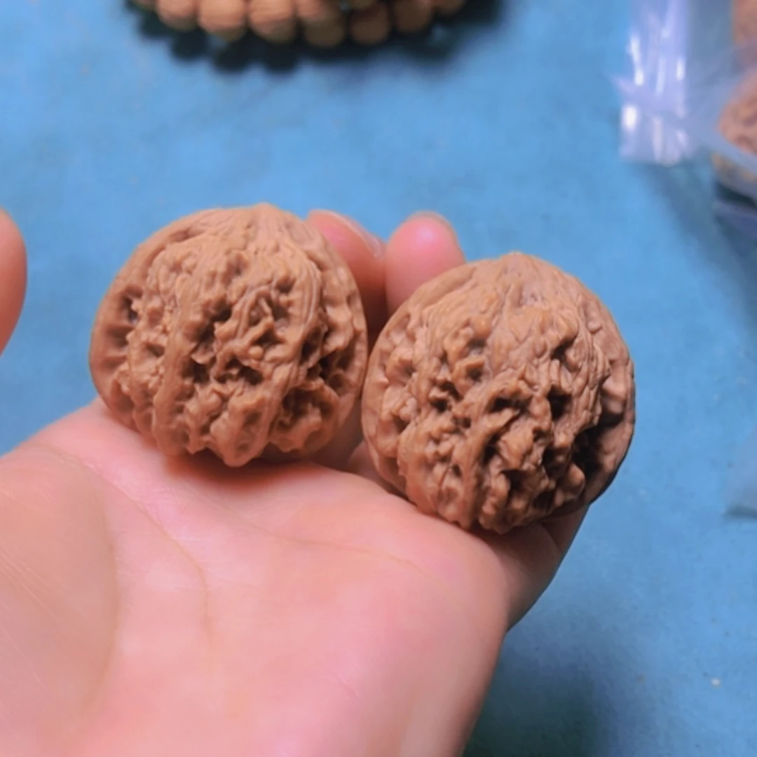 【闪购商品】核桃摆件37千佛山修尖