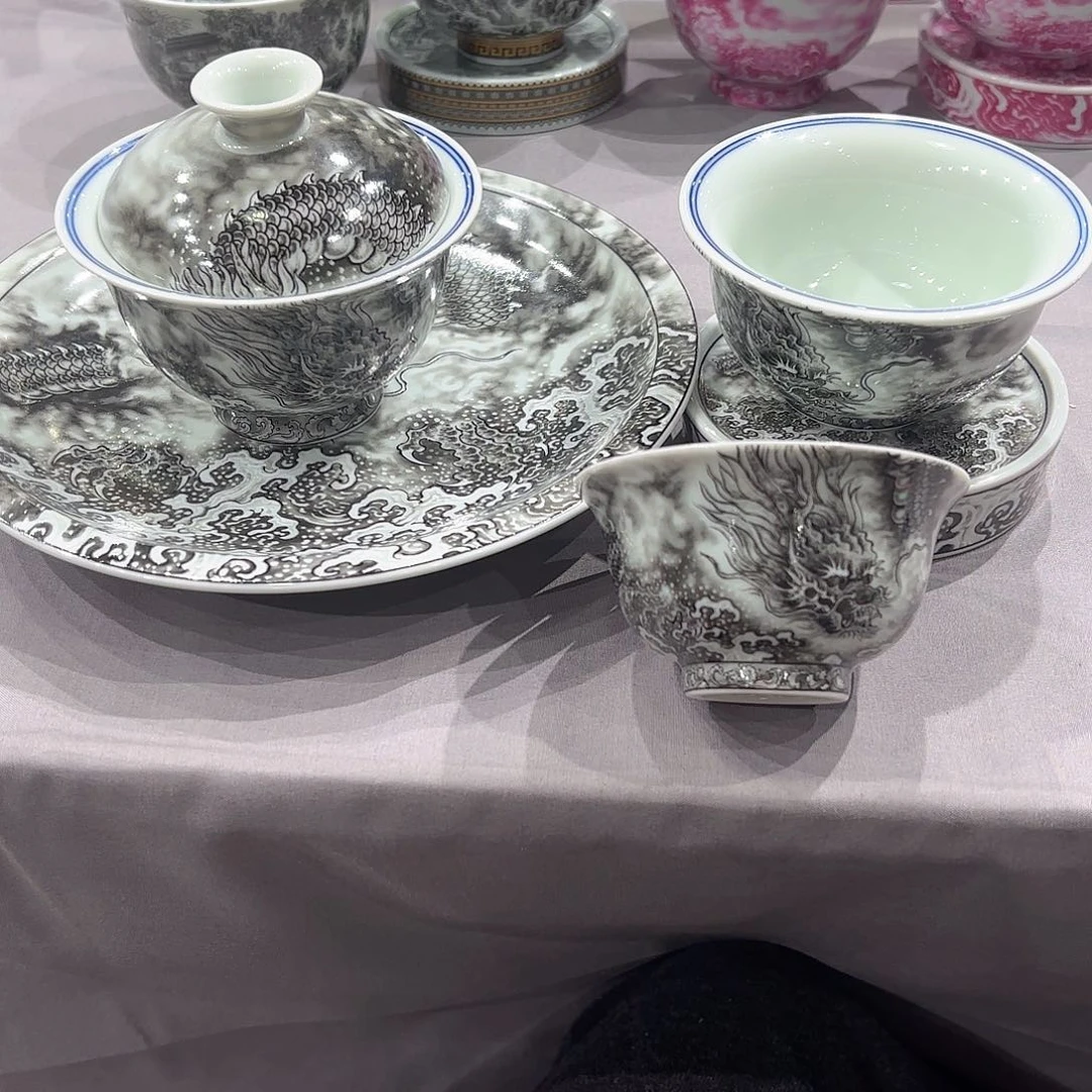 瓷片景德镇瓷器精品陈列