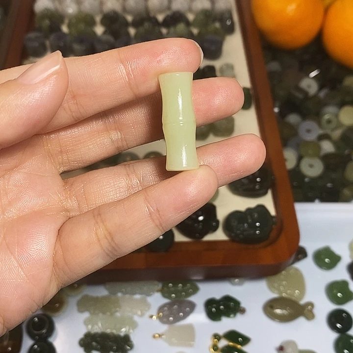 和田玉未镶嵌手链微瑕