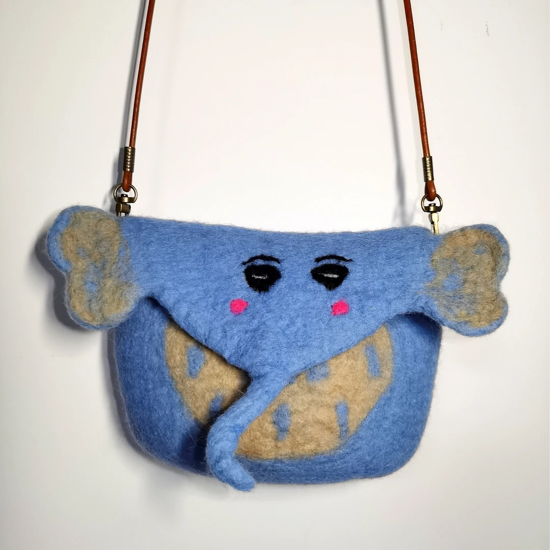 手工羊毛毡 可爱狐狸大象动物单肩斜挎包百搭日常翻盖复古文艺