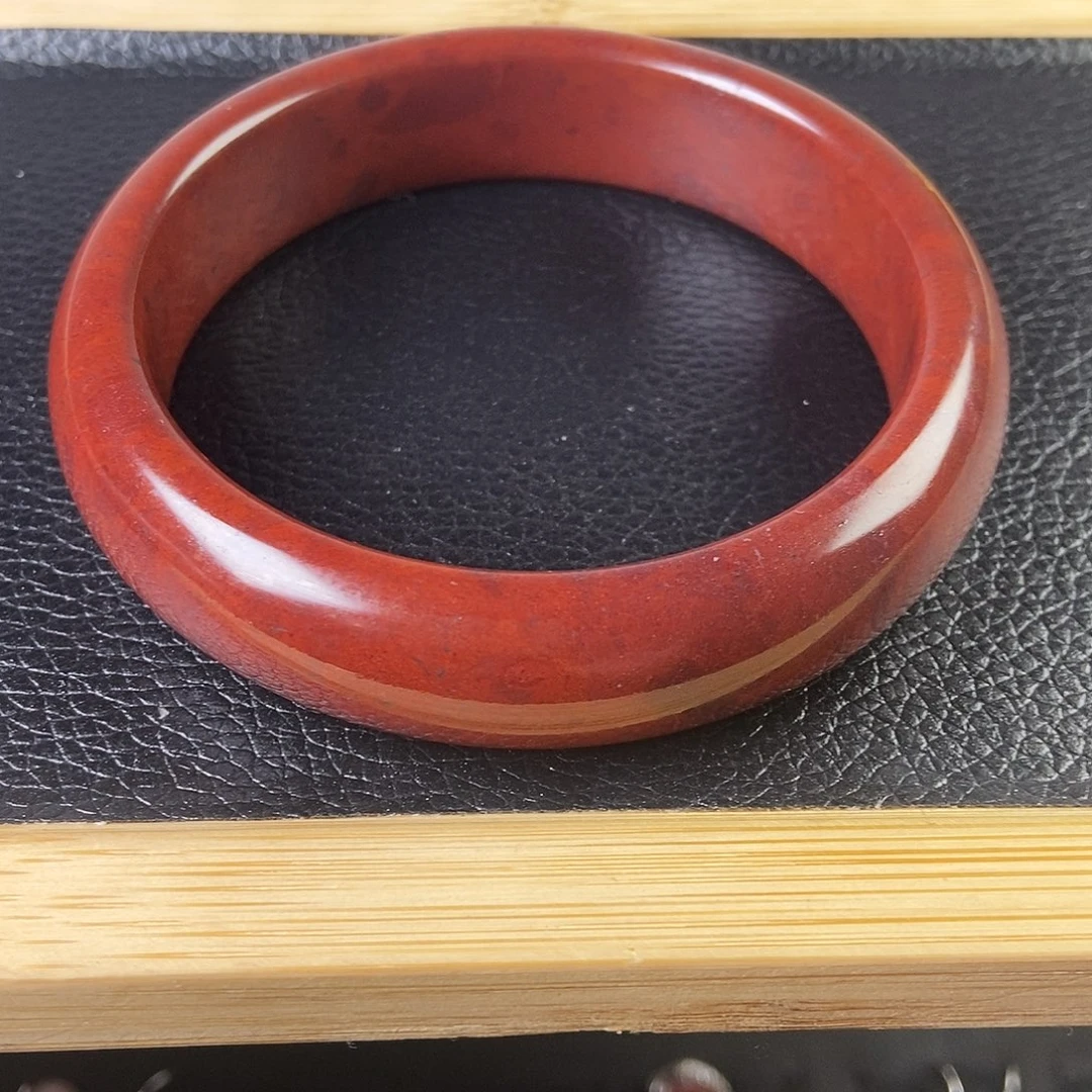 石英质玉手镯未镶嵌勇****?