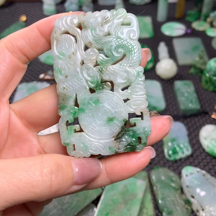 翡翠挂件未镶嵌无*