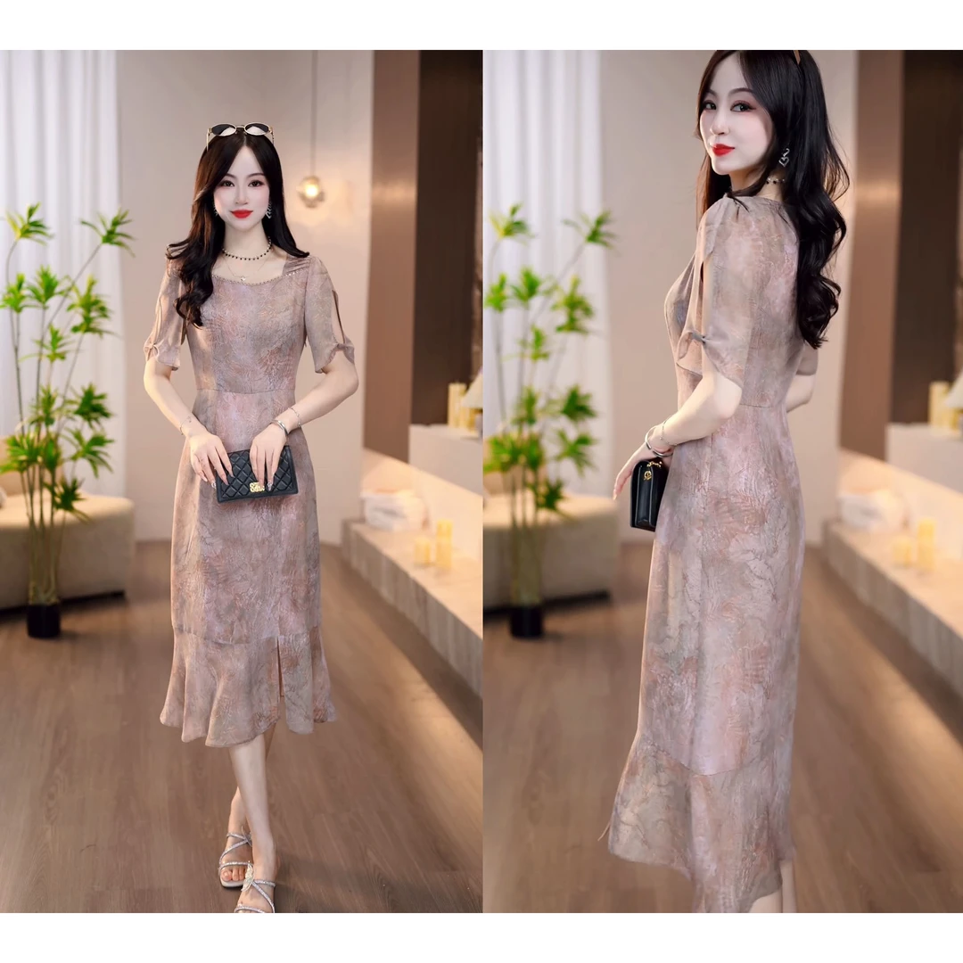 2025夏季新款方领小鱼尾裙肉粉色清新气质花纹设计连衣裙M-4XL