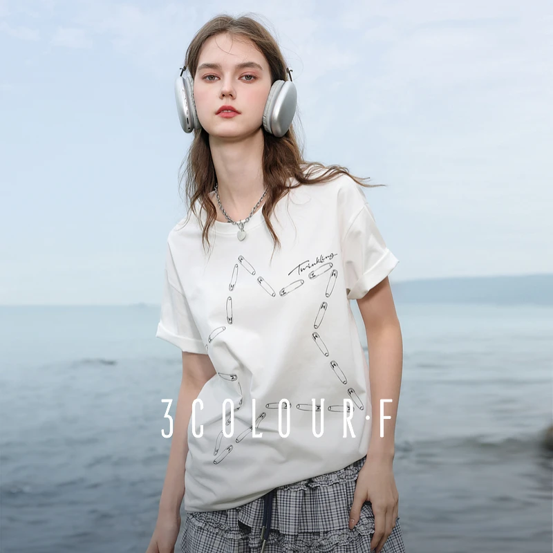 三彩独醒2025夏季宽松短袖T恤印花星星设计感圆领白色上衣女F0335