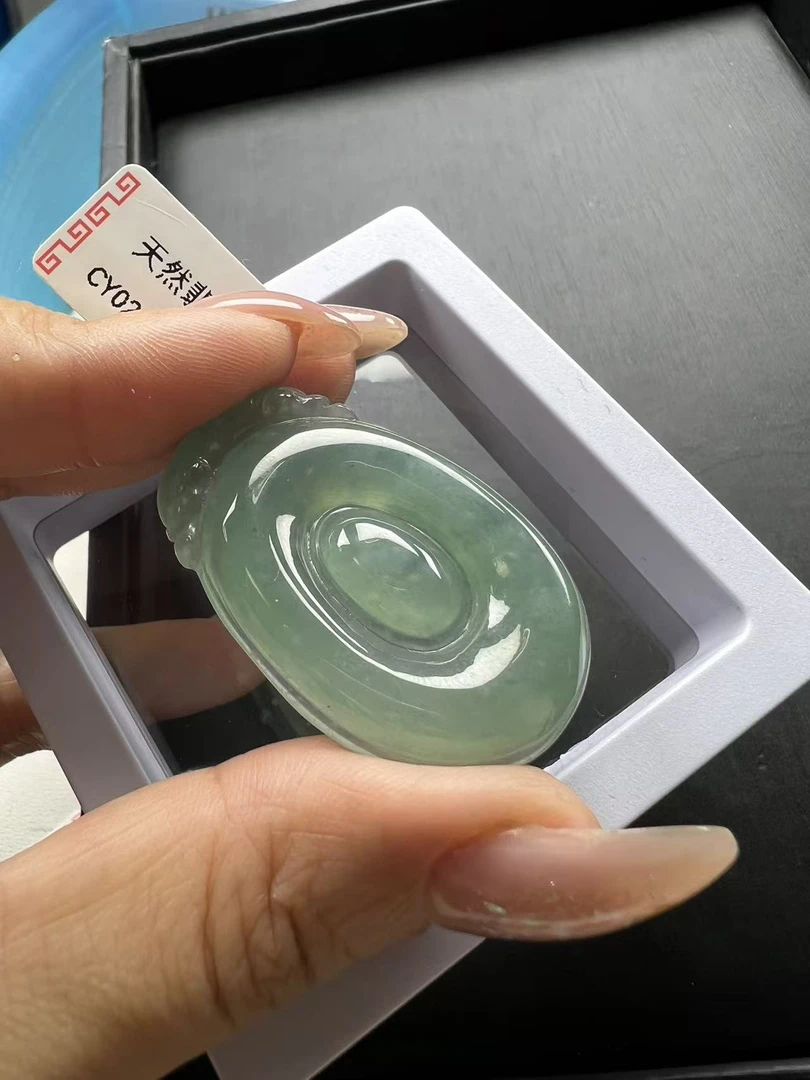 天然翡翠A货 蓝水满色如意福贝 冰透精美雕刻 多样性发一