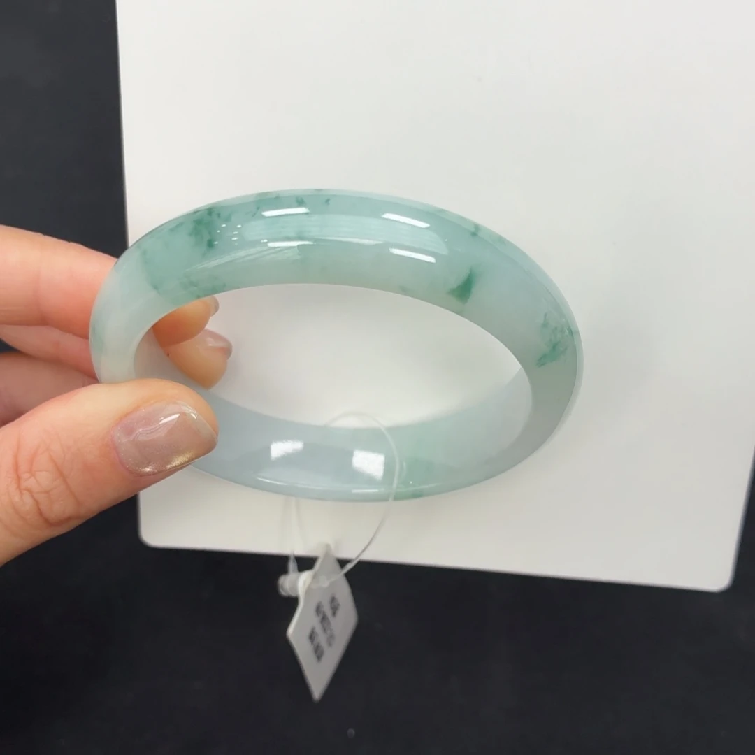 翡翠未镶嵌手镯54贵妃