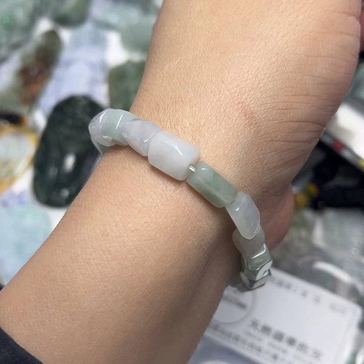 翡翠未镶嵌吊坠(不含链)9437