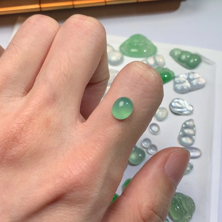 翡翠未镶嵌吊坠(不含链)蛋