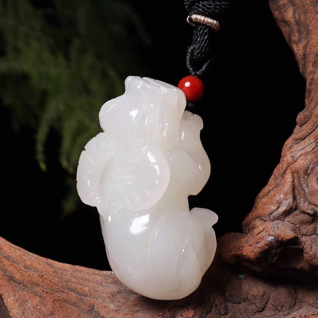 和田玉羊脂玉生肖牛吊坠