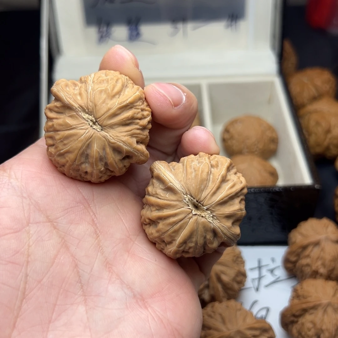 I***灬文玩核桃吊坠铁锤