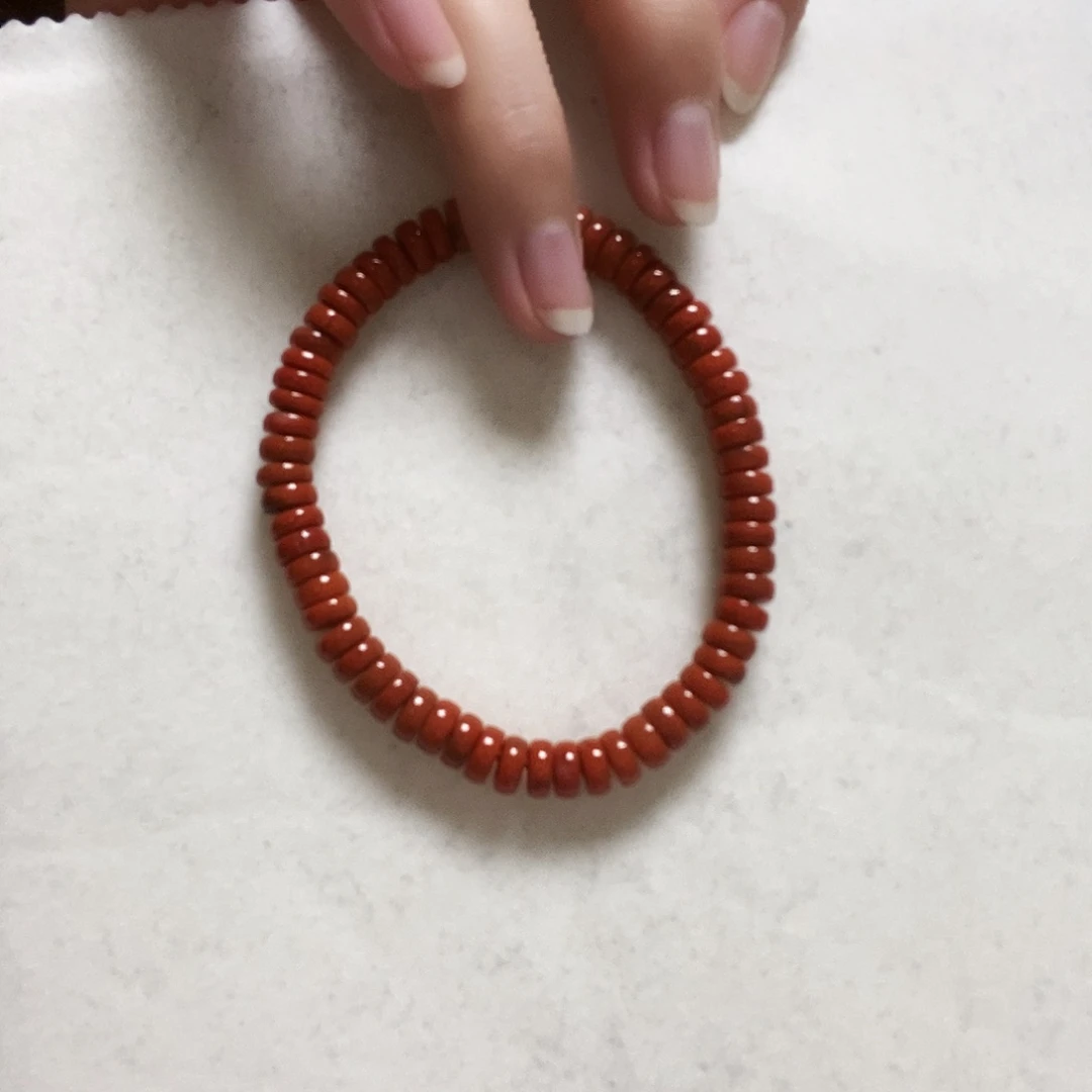 南红玛瑙手串未镶嵌简单