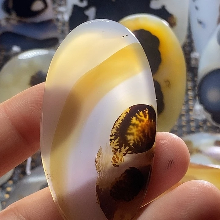 未镶嵌颈饰玛瑙/玉髓啊*