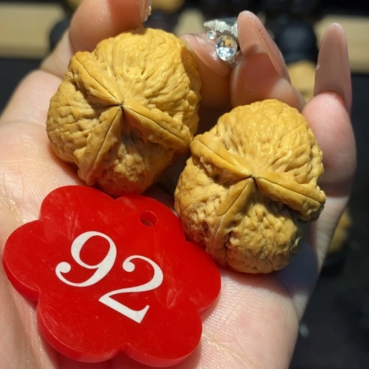 核桃三棱33核桃尺寸