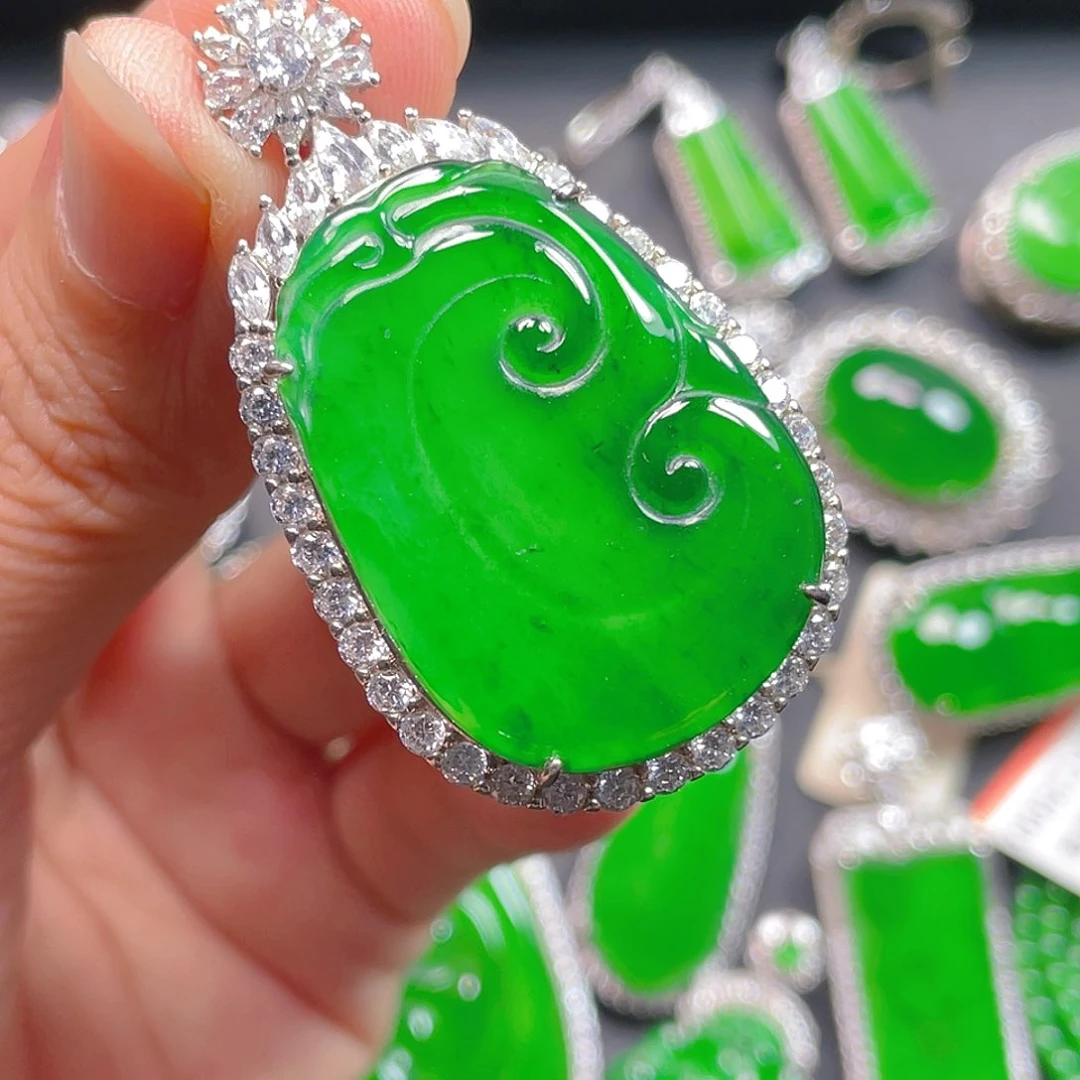 吊坠(不含链)未镶嵌翡翠