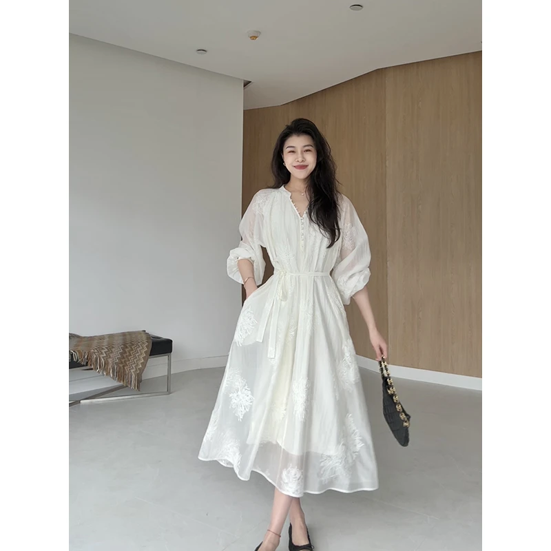 张阿星【弥夏晚风】法式慵懒风超仙灯笼袖刺绣系带收腰设计感连衣裙