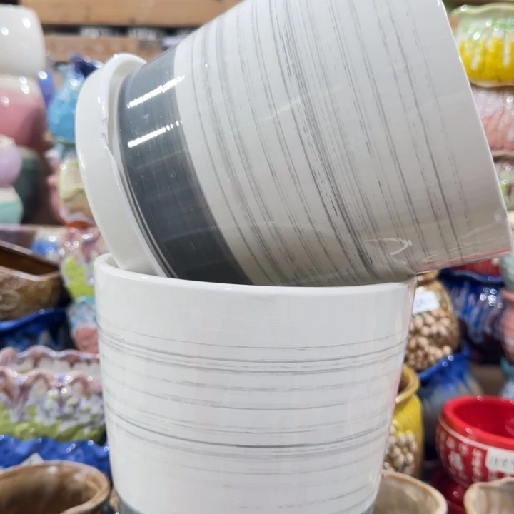 凑9块包邮，有孔花盆