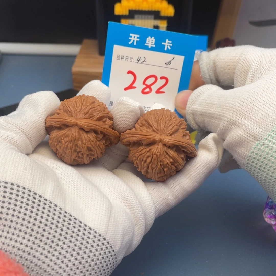 核桃文玩核桃白狮子