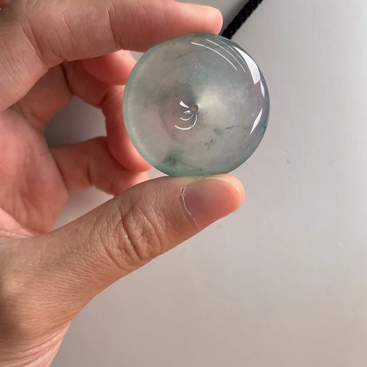 翡翠挂件未镶嵌….