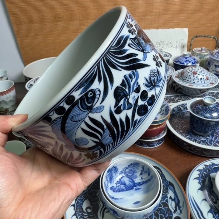 元青花水洗鱼藻纹