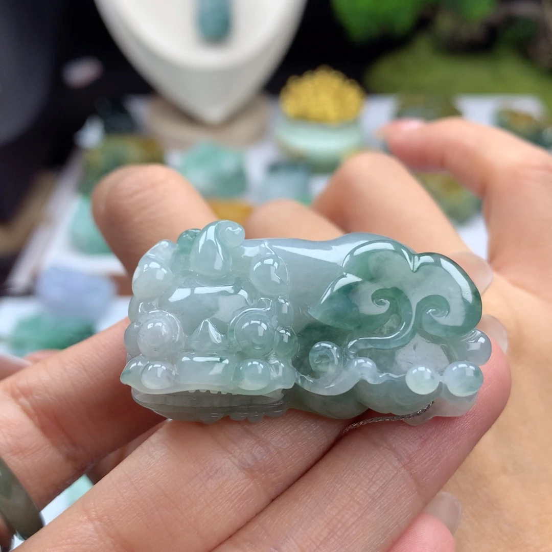 翡翠未镶嵌颈饰A31 飘花霸王貔貅