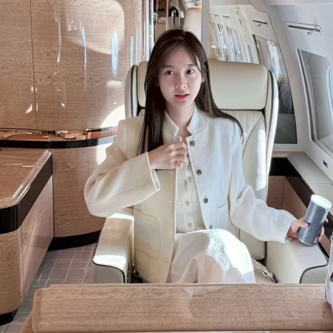 Tsuen荃壹“铿锵罗兰”矜贵优雅知性气质高雅短外套