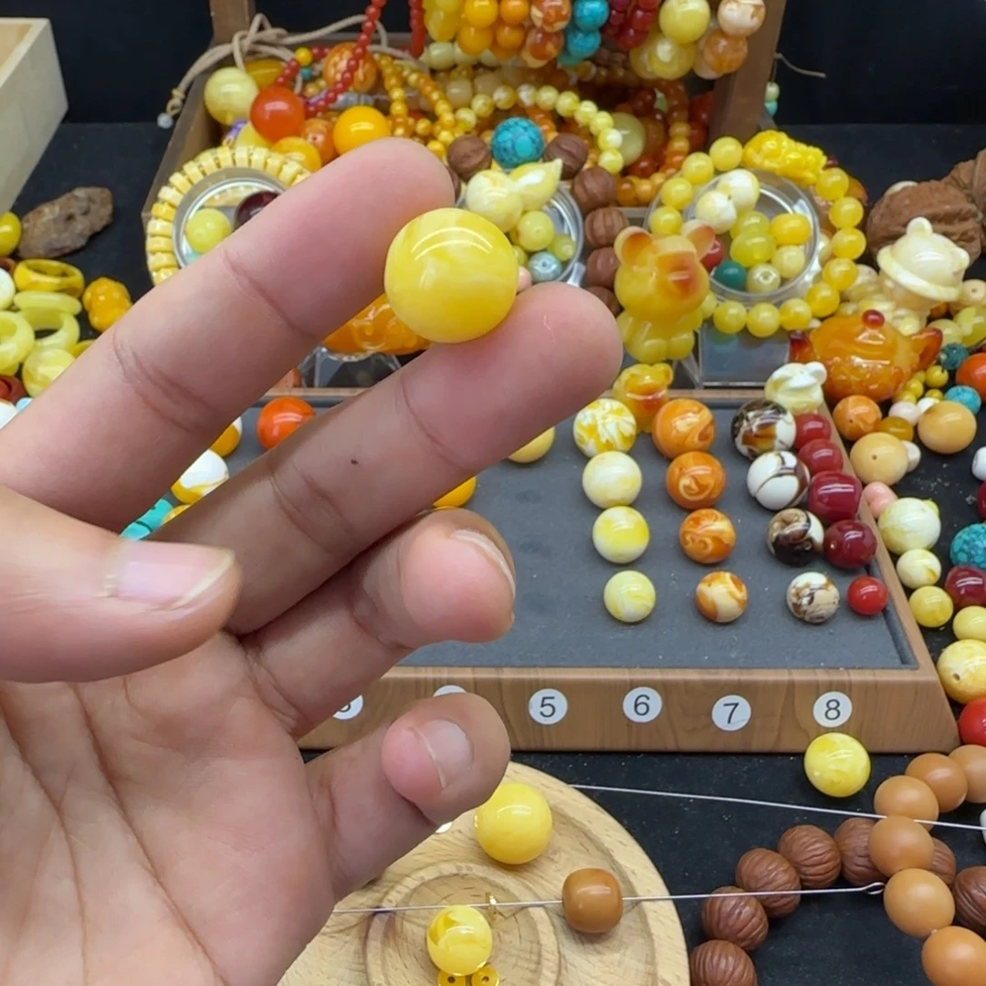 视***栋琥珀未镶嵌颈饰16mm