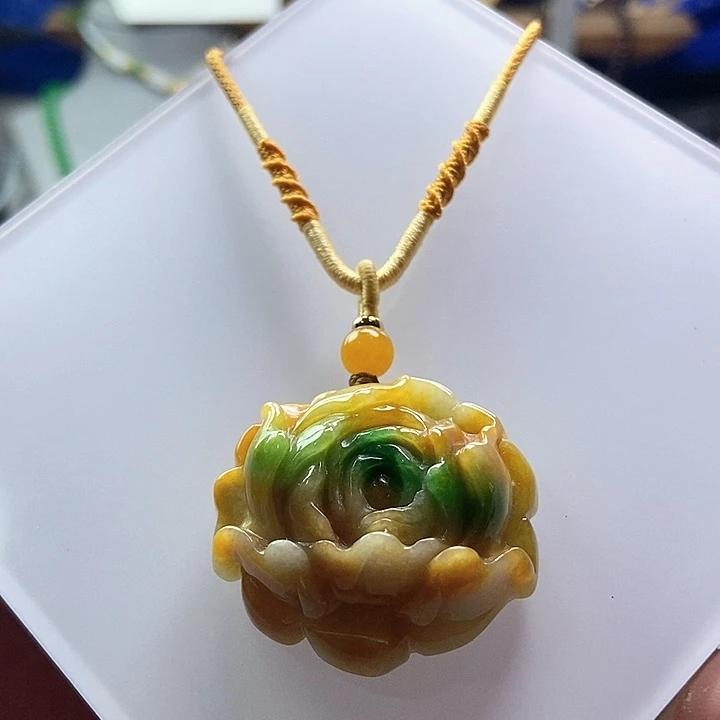 吊坠(赠链)未镶嵌翡翠