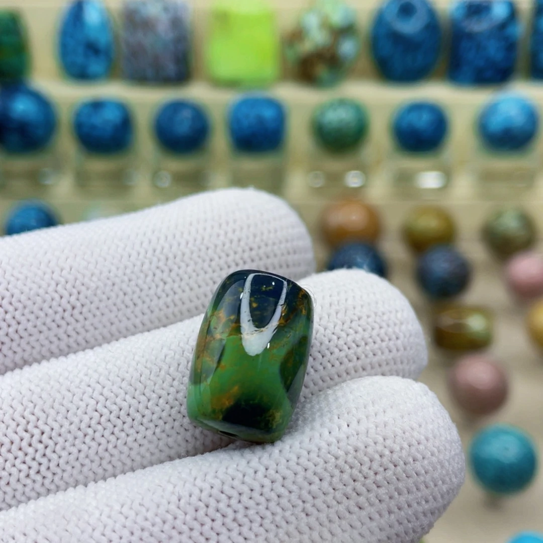 未镶嵌绿松石颈饰