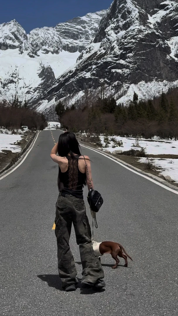 设计感蕾丝拼接吊带背心女夏内搭外穿性感不规则无袖露背修身上衣