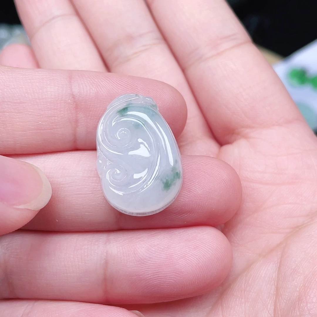 翡翠颈饰未镶嵌如意