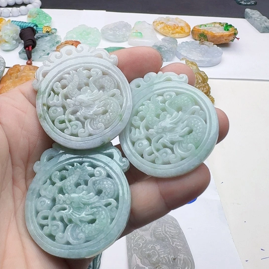 翡翠未镶嵌颈饰翡翠多样性发一