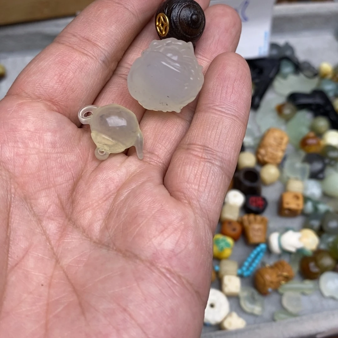 岫玉纯天然岫玉假一赔十未镶嵌半***?