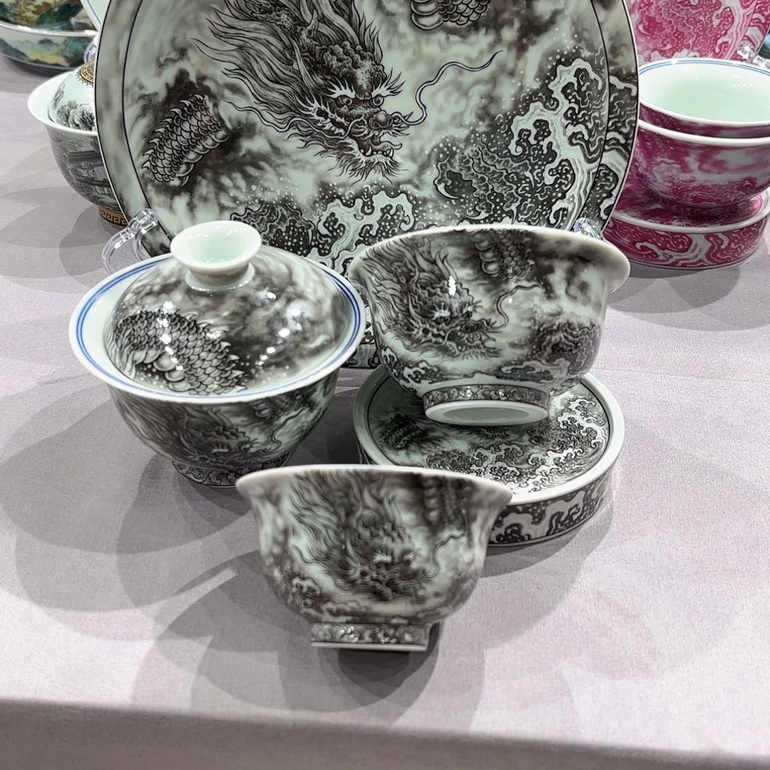 瓷片景德镇瓷器精品陈列